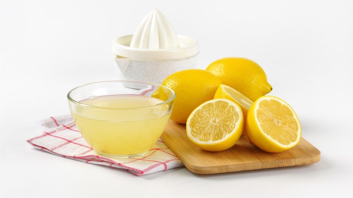 Kvůli světovému rekordu vypil litr citronové šťávy za 16 vteřin